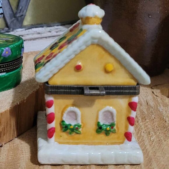 🎄 Abbott Collection - Porcelain Hinged Trinket Box - Gingerbread House - Picture 3 of 9